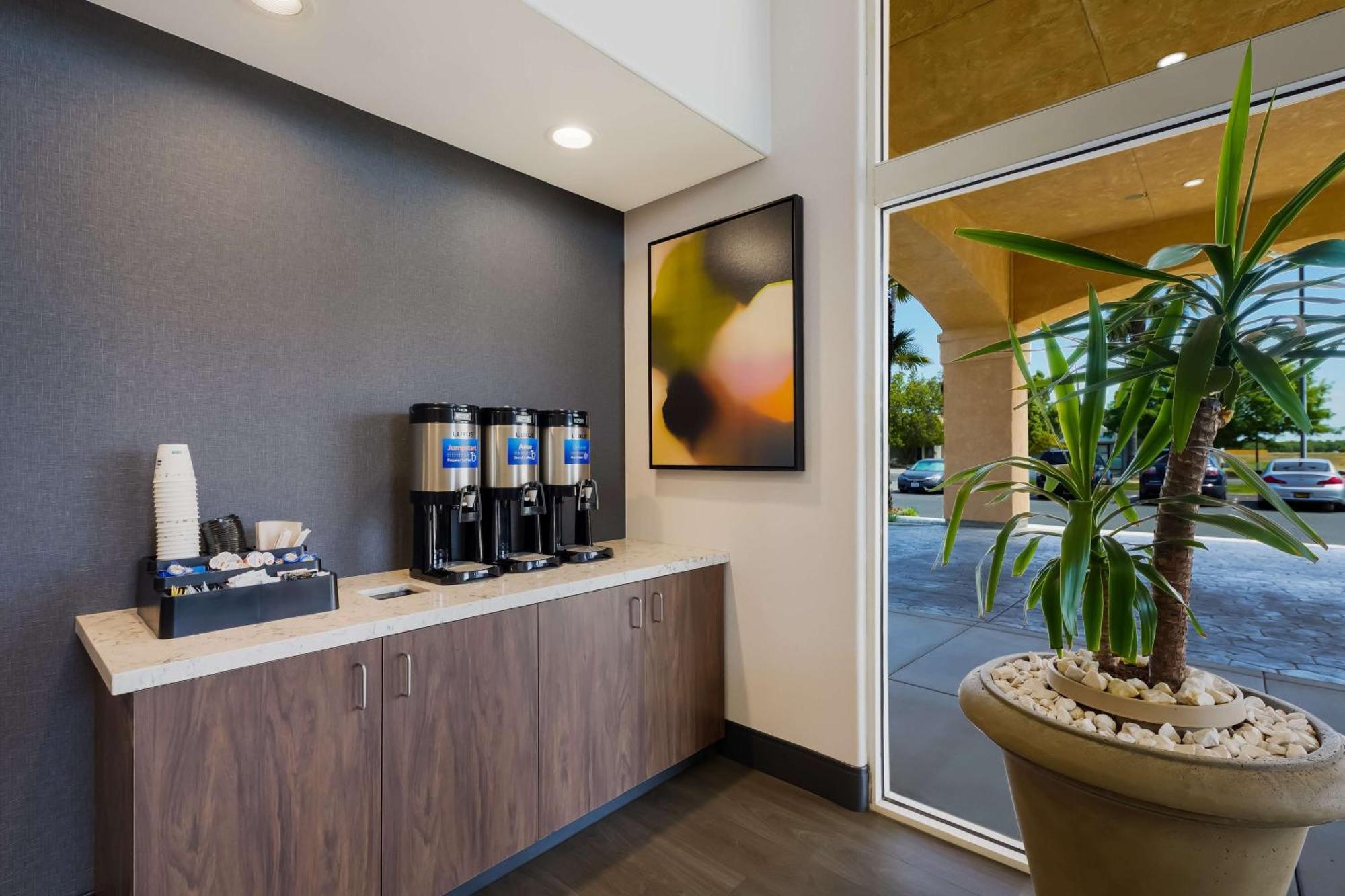 Best Western Inn & Suites למור מראה חיצוני תמונה